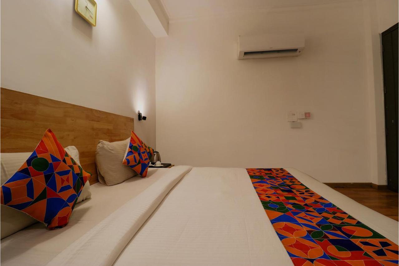 Fabhotel The Glory Гургаон Экстерьер фото